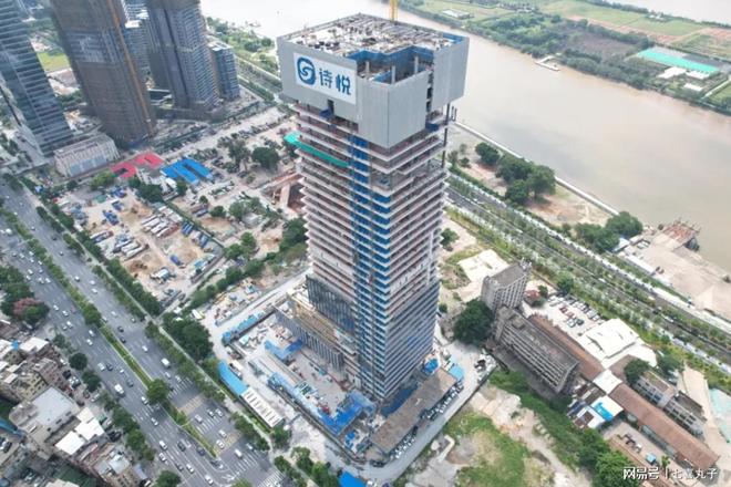 中建二局巧解立体迷宫广州星耀大厦封顶创标杆